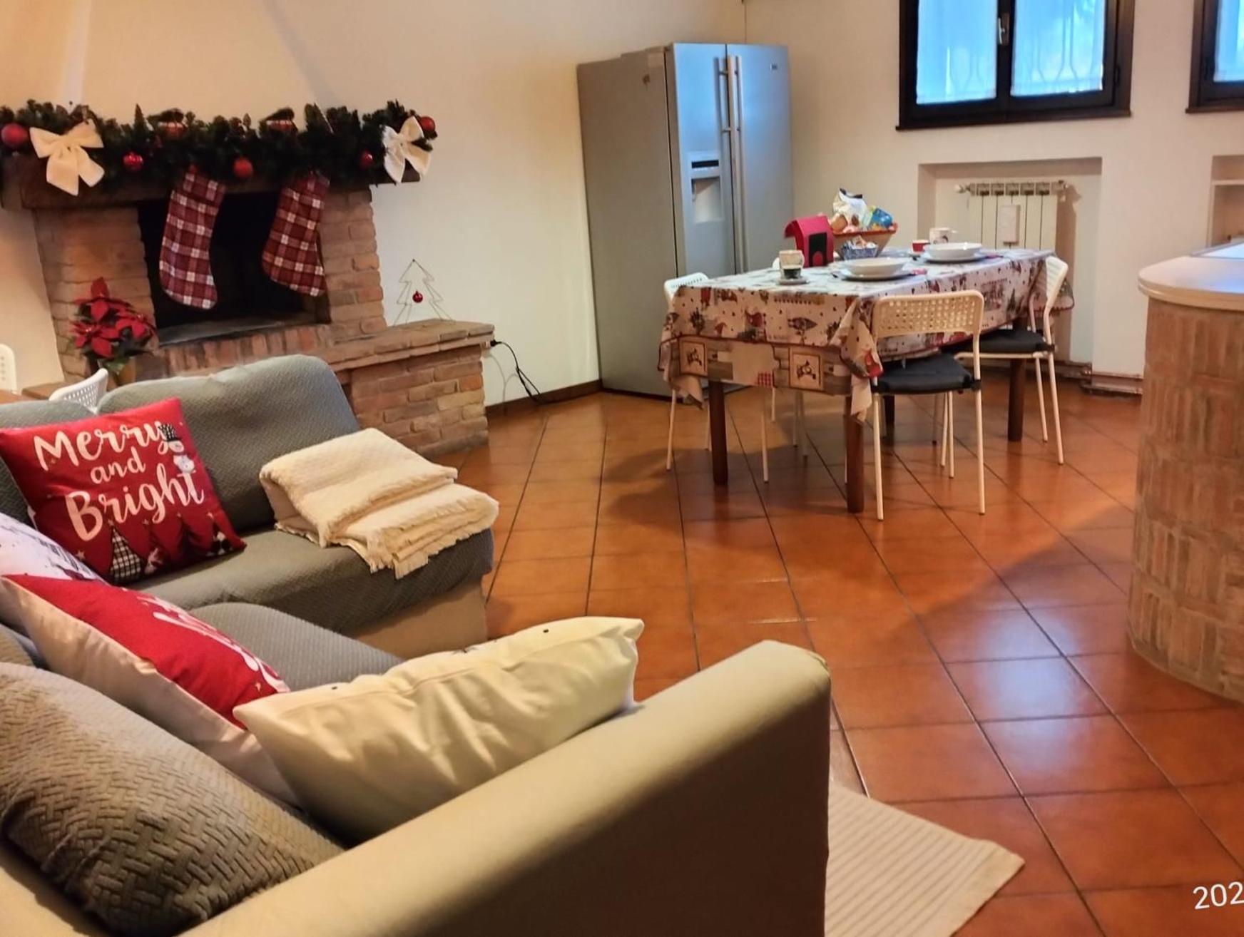 Appartamento Casa Gialla Quartiere Tranquillo A Vicino Al Centro E Servizi
