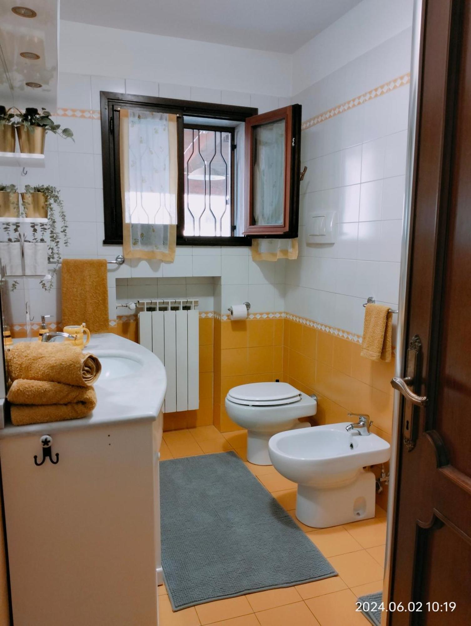 Casa Gialla Quartiere Tranquillo A Vicino Al Centro E Servizi Apartment